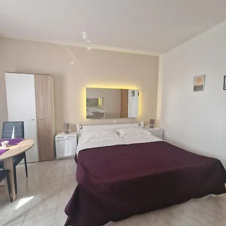 Sandi Apartment