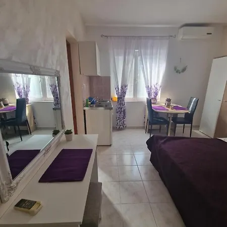 Sandi Apartment Makarska