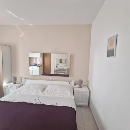 Sandi Apartment