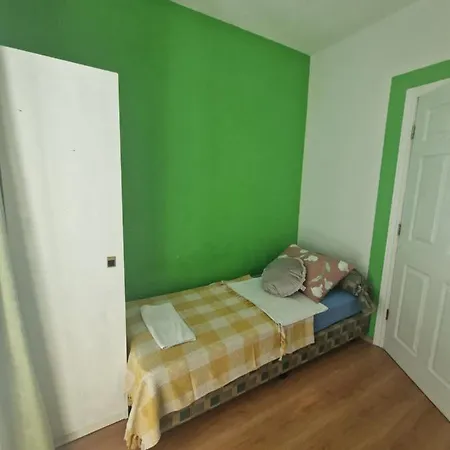 Sandi Apartment *